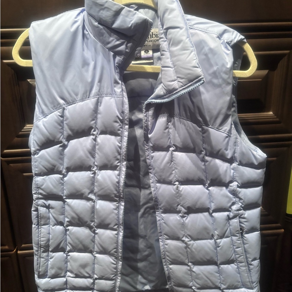 Columbia Women's baby blue Puffer Vest